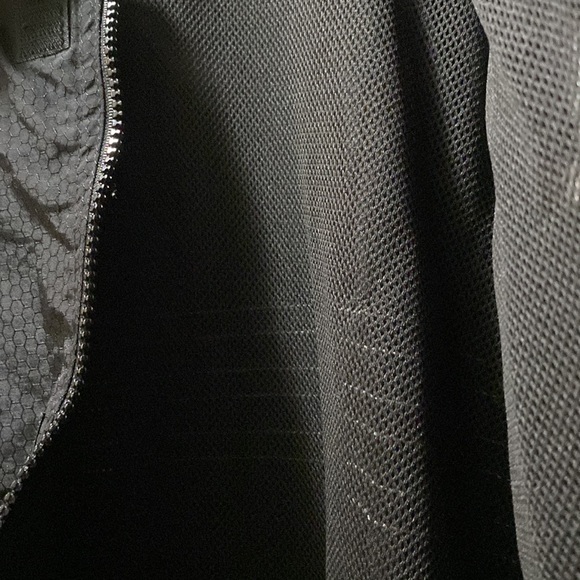 EUC ADIDAS HEAVY WIND/RAIN JACKET Size: MEDIUM - Picture 4 of 7